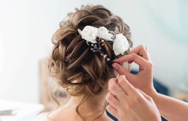 Haare schön - alles schön: Trends bei Haarfrisuren und Braut-Haarschmuck