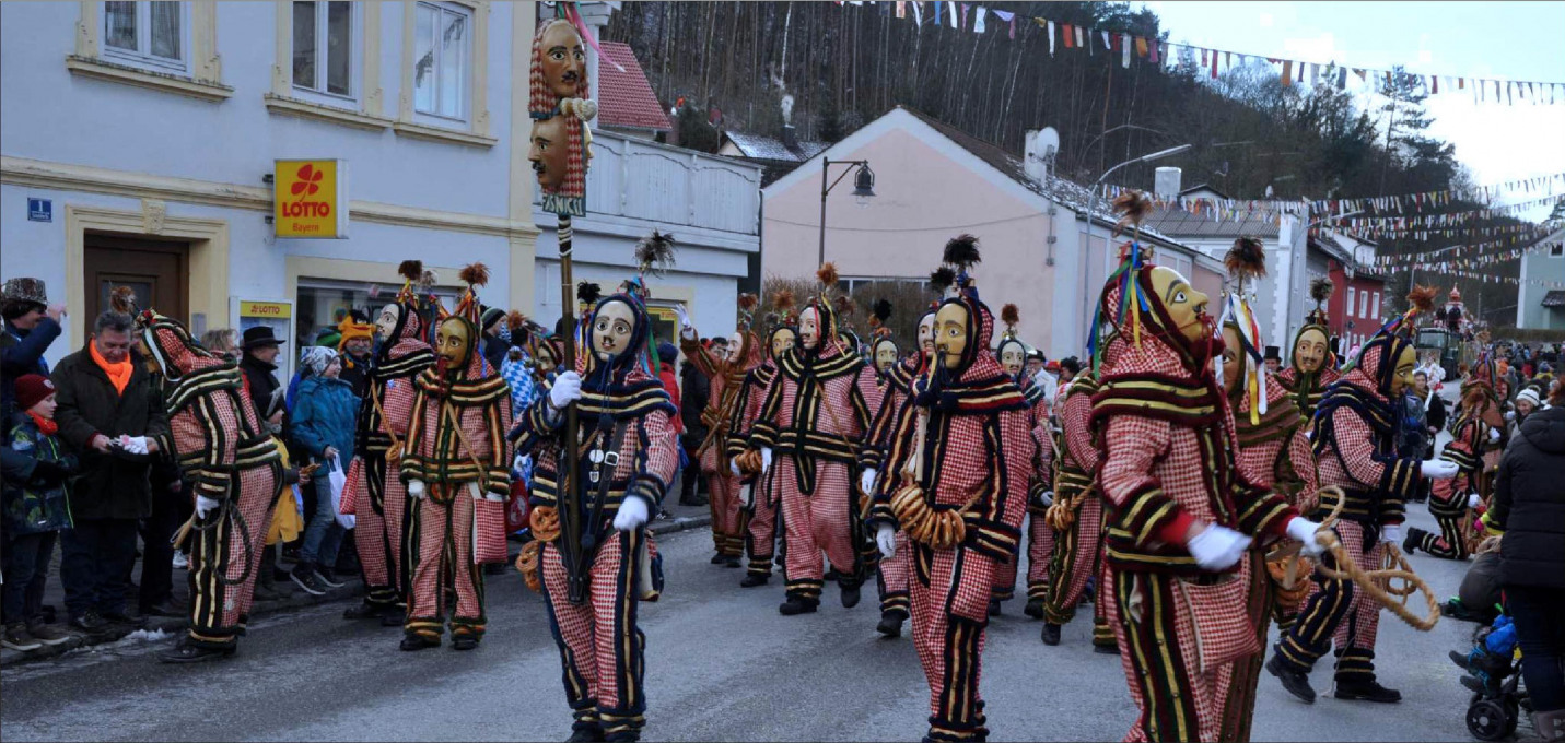 Die Kipfenberger Fasenickl sind uralte fränkisch-alemannische Fastnachtsfiguren. Fotos: Metzel