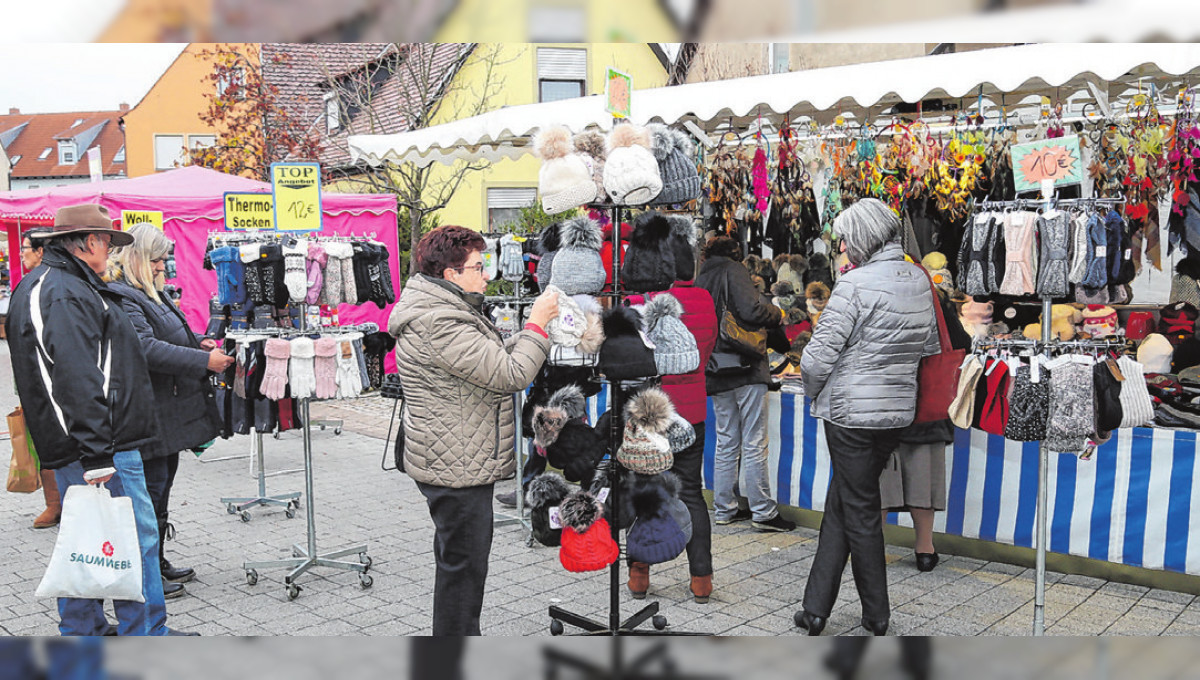 Weihnachtsmarkt in Bullenheim: Tradition mit Glühwein, Waffeln und vielen Angeboten