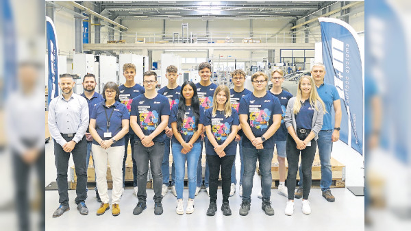 Ausbildungsstart bei b+m surface systems in Eiterfeld