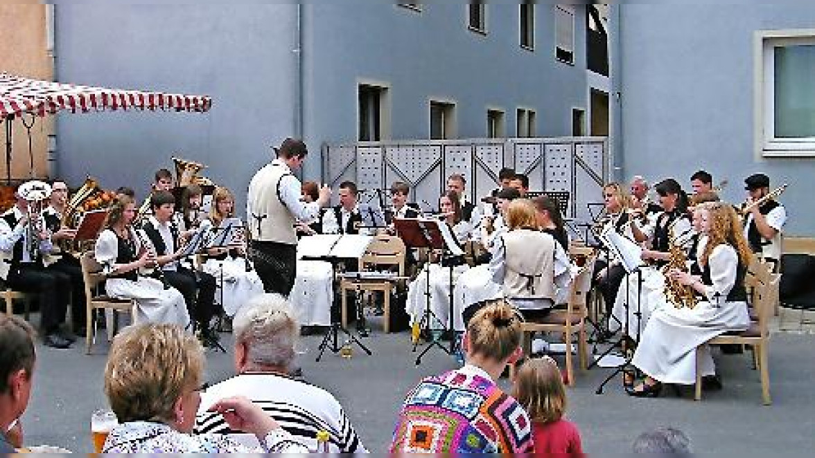 Georgenmarkt in Buttenheim: Frühlingsmarkt & Levi-Strauss-Shop