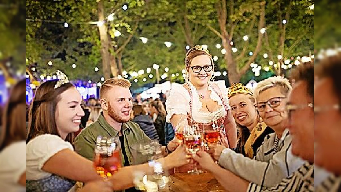 Fränkisches Weinfest Volkach 2022 mit den Partybands Oh la la und Colour the Sky