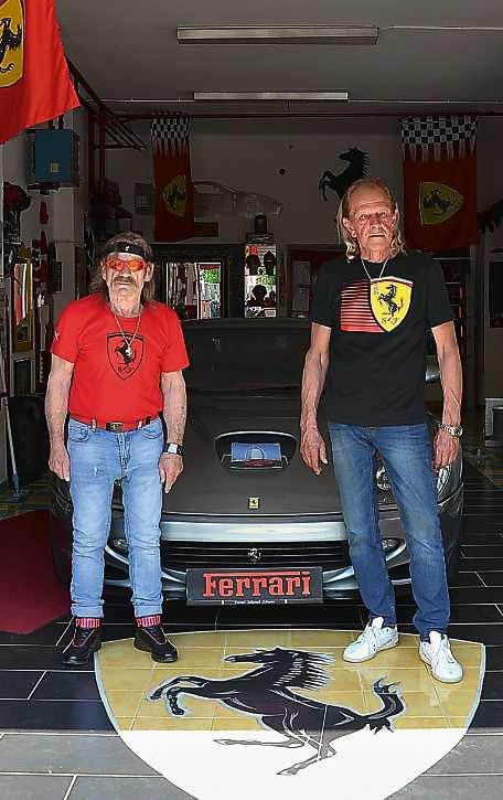 Ferrari Schorsch aus Schwaz stellt die Pferde in den Stall-6