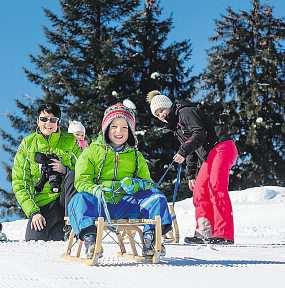 Husky-Schlittenfahrt & Rodelpakete: Wintervergnügen auf andere Art - unterwegs abseits der Pisten﻿ von Schladming-Dachstein-2