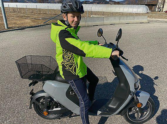 Elektro Scooter Super Soco CU Eco in Österreich ab 12 Jahren: Einer für alle-2