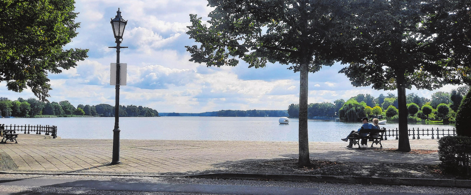 „Deutsche Küche modern“ mit Seeblick-2