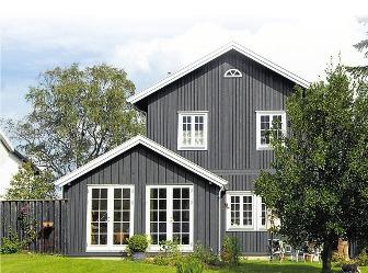 Dänische Holzfenster- zur Welt hin geöffnet