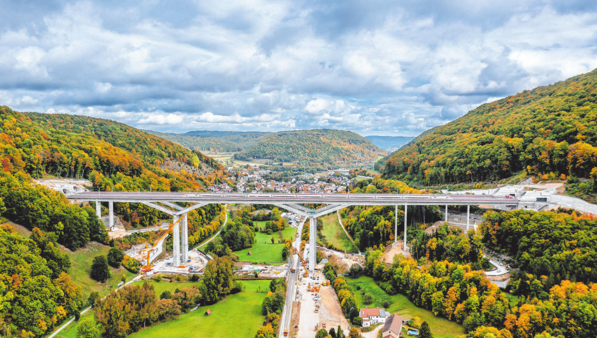 Spektakuläre Bahnstrecke fertig gestellt Schwäbischer Verlag