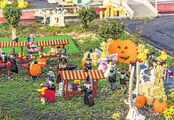 Monster-Party im LEGOLAND® Deutschland: Halloweenpartys & Feuerwerkshow im Günzburger Freizeitpark-2