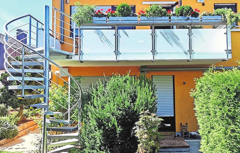 Friz Metallbau Schmiden: Gute Aussicht vom neuen Balkon-2