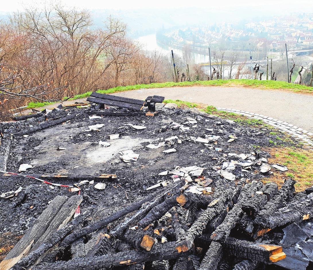 Schutzhütte wird wieder aufgebaut-2
