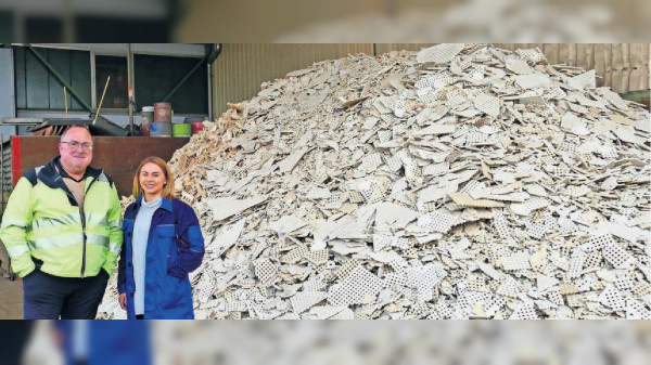Recycling im Vordergrund