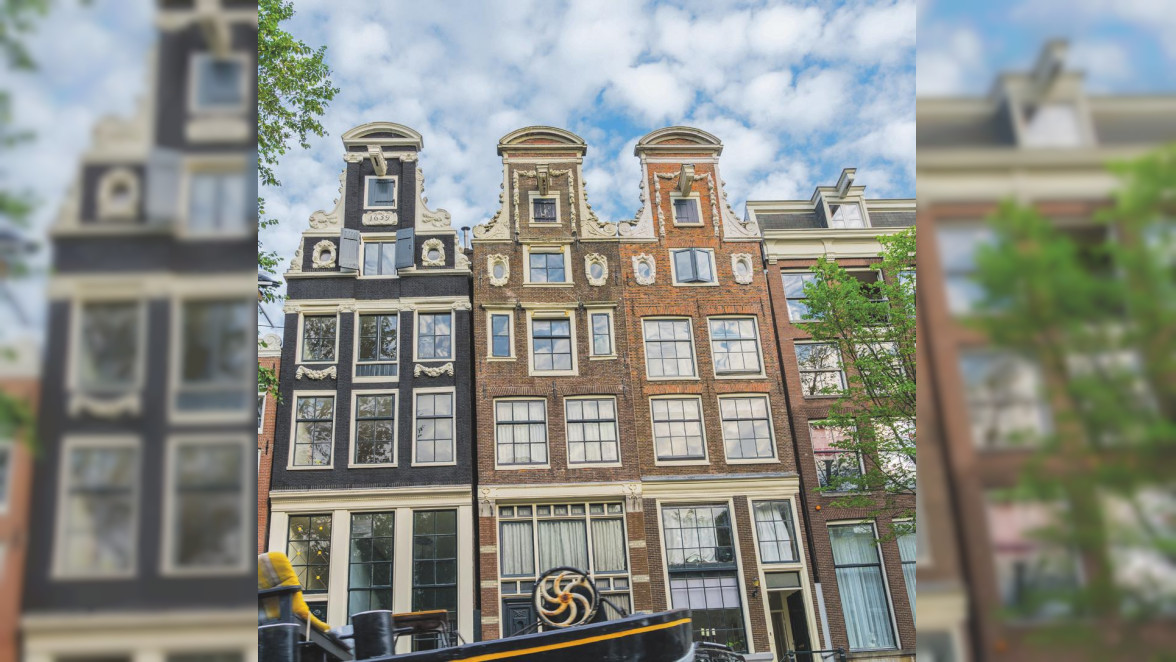 Typische Giebelhäuser in Amsterdam. Foto: Shutterstock | Photos BrianScantlebury