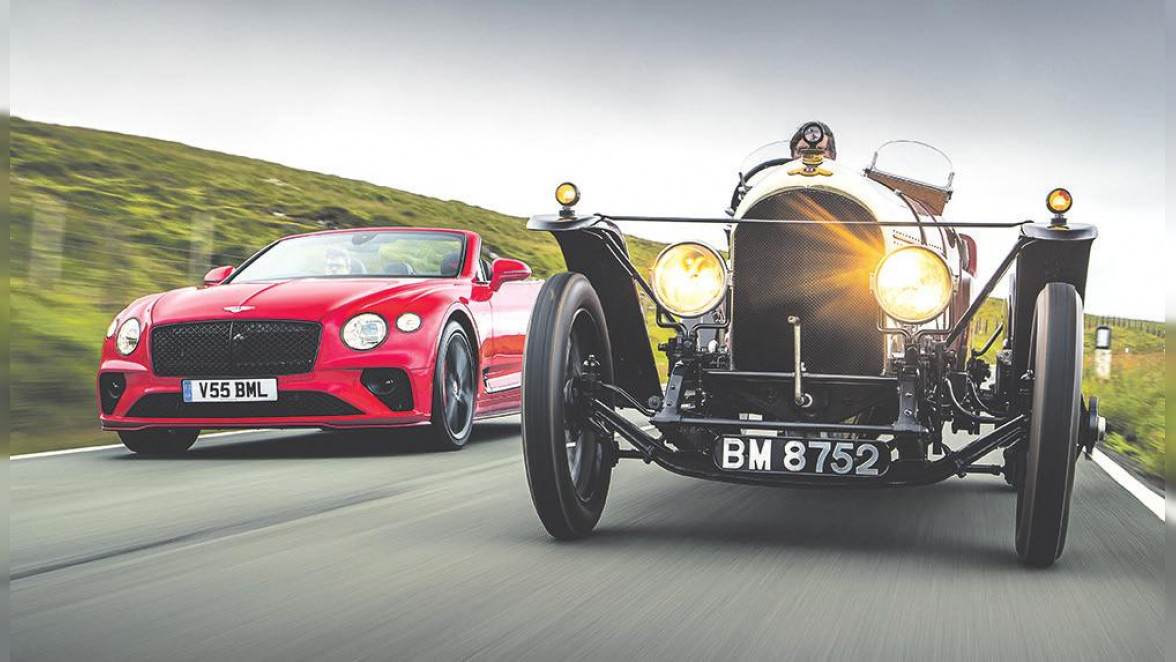 Urahn und die jüngste Generation auf der Isle of Man: Rechts der mehr als 100 Jahre alte EXP2 von Bentley, links ein Bentley Continental GT