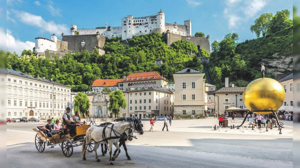 Der Kapitelplatz und die Festung in Salzburg. Foto: Günther Breitegger