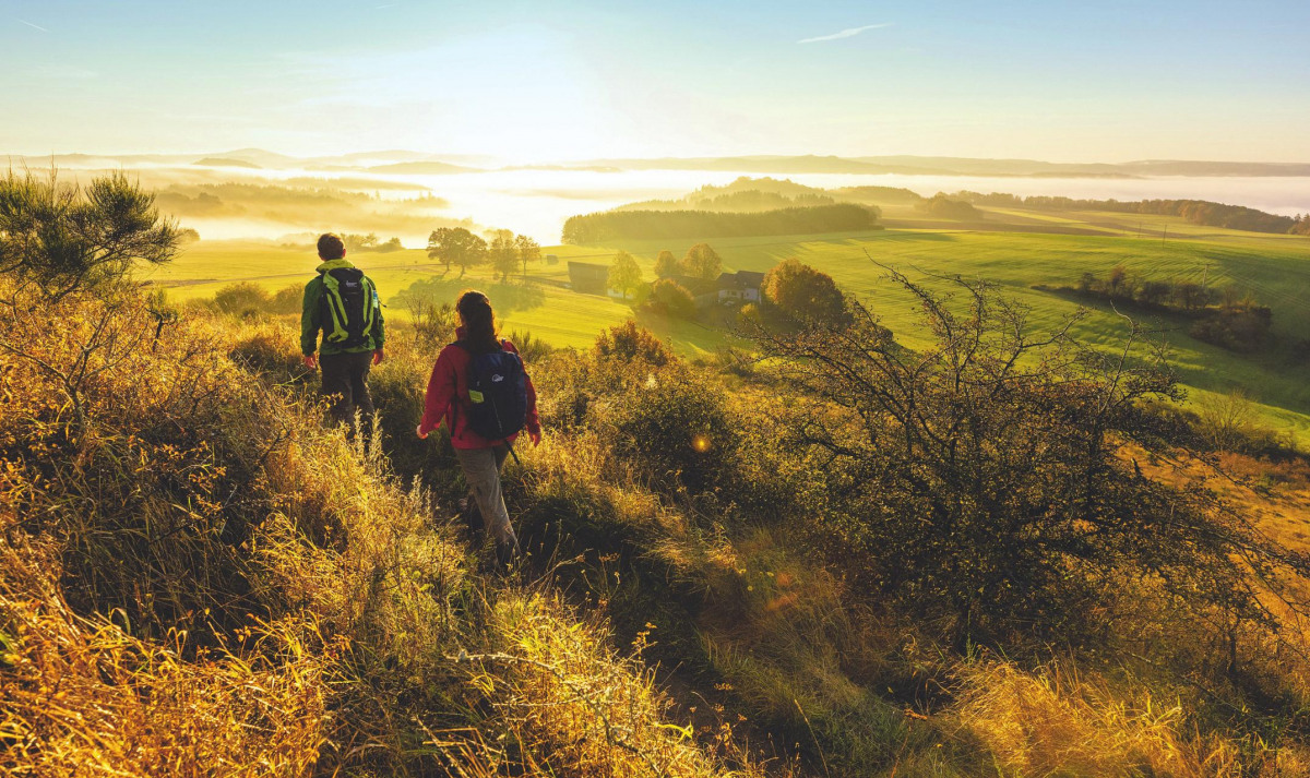 Die faszinierende Mittelgebirgslandschaft bietet im Herbst unvergessliche Touren und Klettererlebnisse