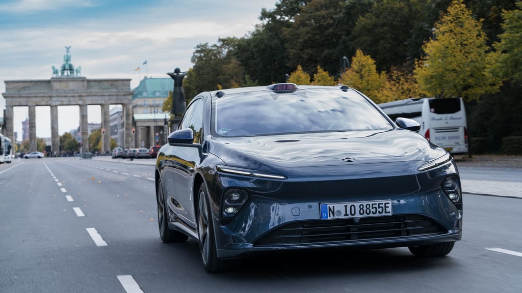 Der Nio ET7 soll im Abo ab rund 1200 Euro im Monat zu haben sein.