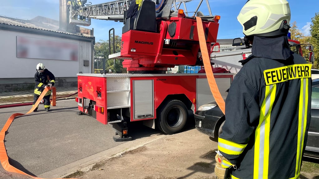 Feuerwehrkameraden im Einsatz