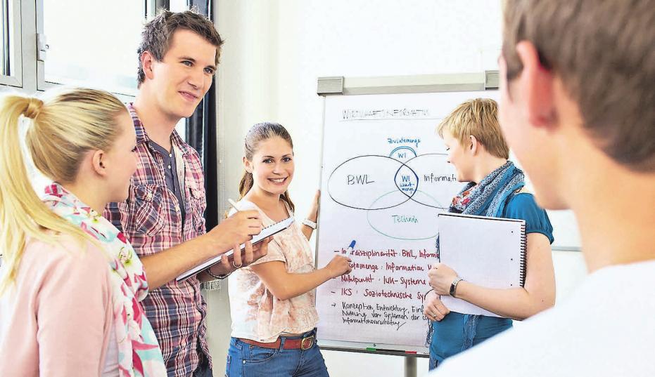  Foto zu Duales Studium Hannover: Praxis durch Ausbildung - DIPLOMA Hochschule 