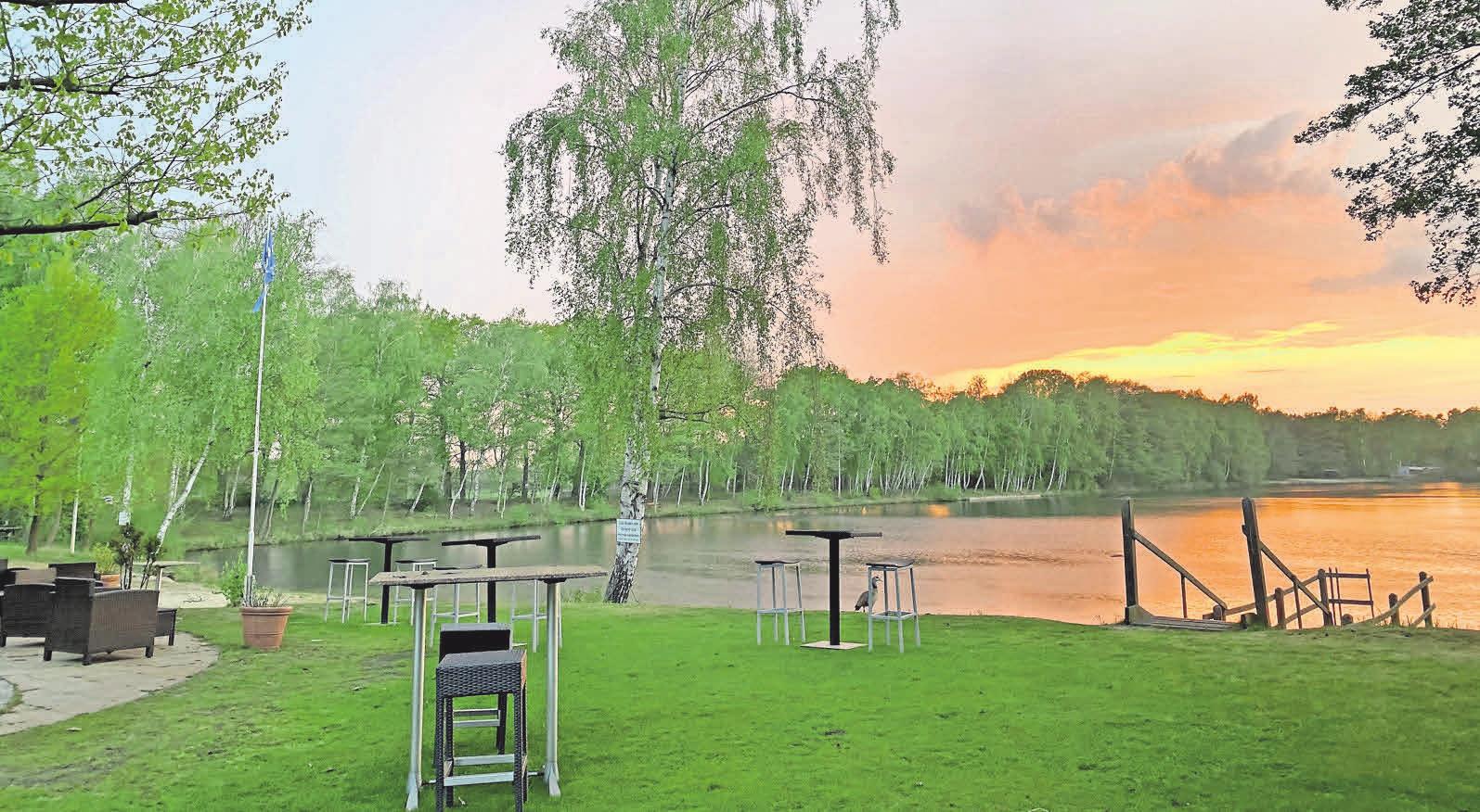 Restaurant Am Springhorstsee in Großburgwedel Terrasse & Küche