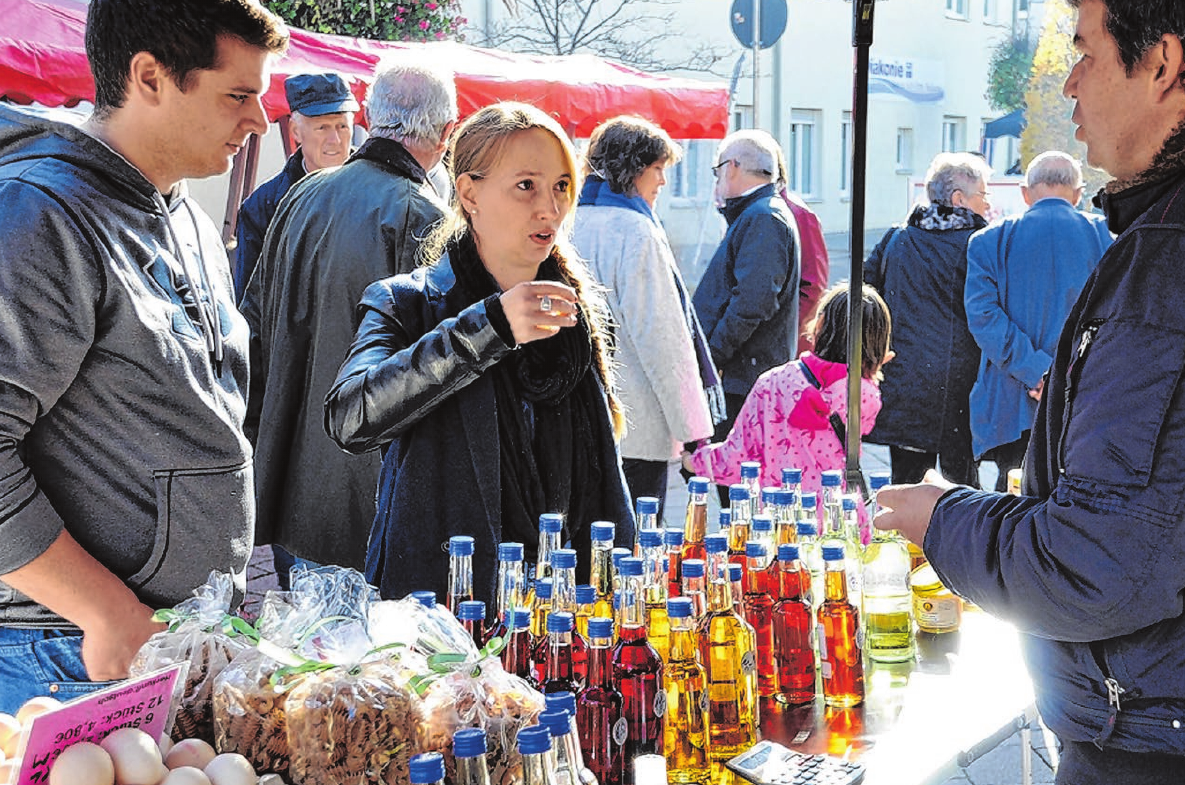Bauernmarkt beim Mühlenfest in Neckartenzlingen: Beliebter Treffpunkt für die Bürger