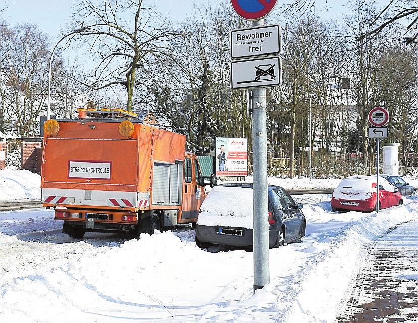 Bürger und Räumdienste kämpfen gegen Schneemassen im Februar an