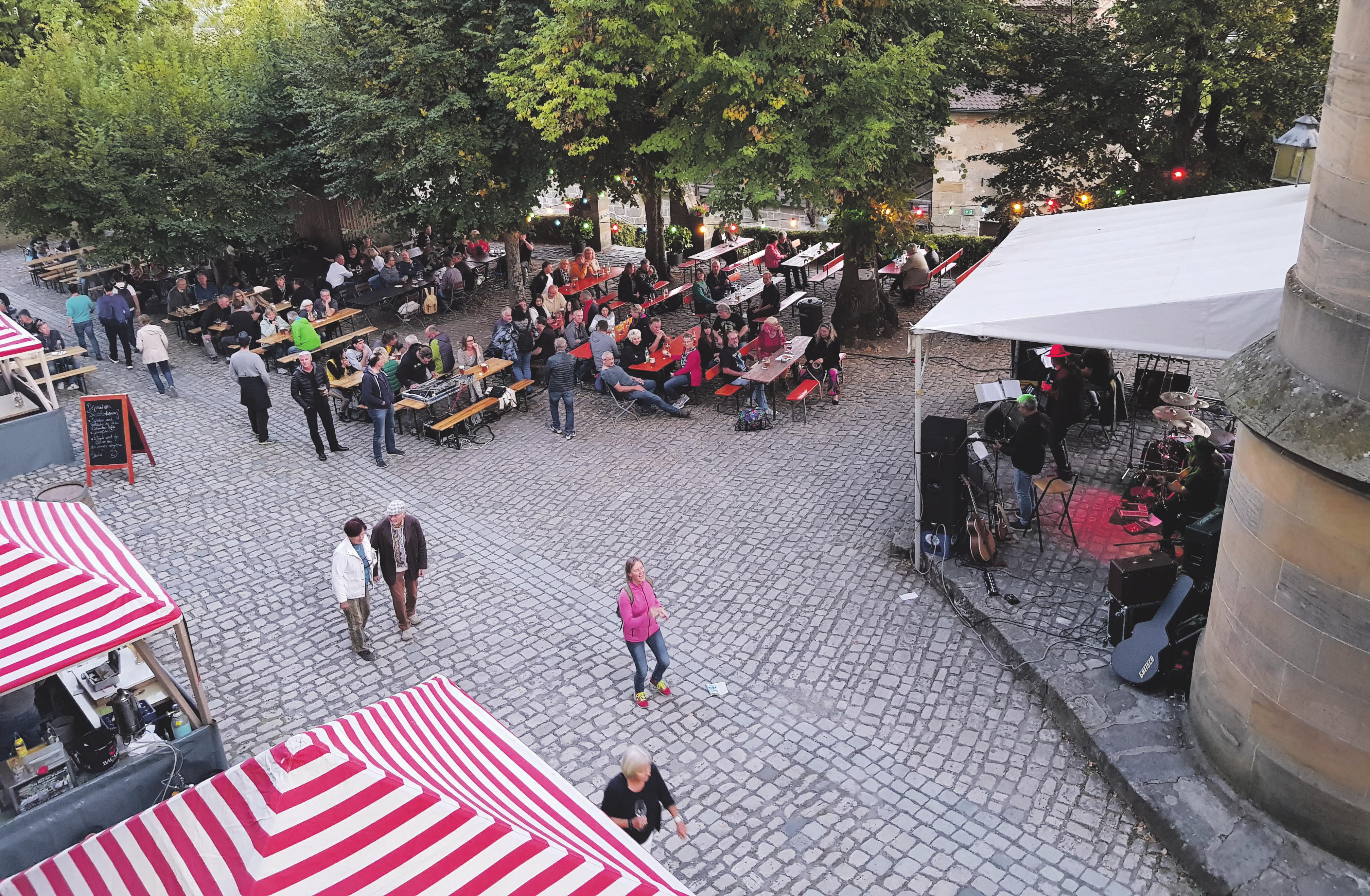 Biergarten des Restaurant Altenburg: Über den Dächern Bambergs-3