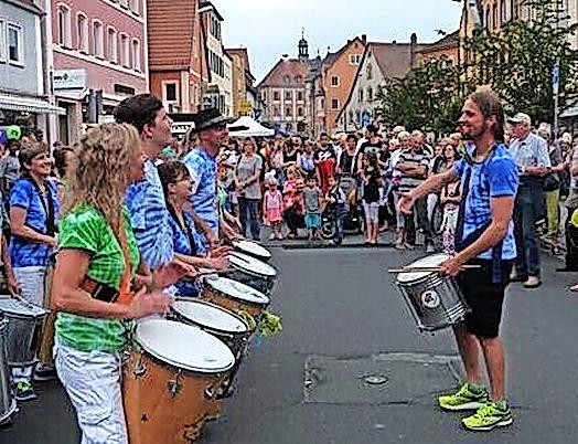 Langes Kultur- und Einkaufswochenende in Neustadt an der Aisch mit der Band Motion Sound-2