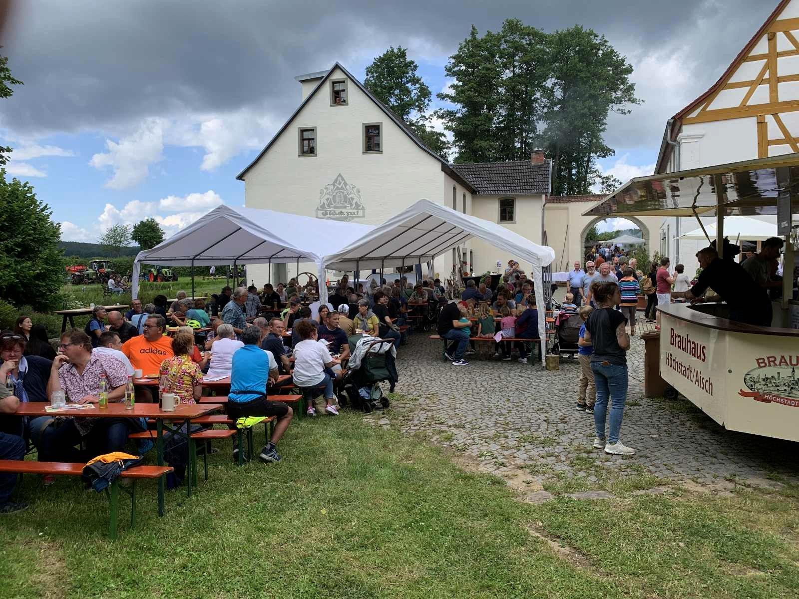 Erste Bürgermeisterin Regina Bruckmann über Lonnerstadts Schnapsjubiläum -2