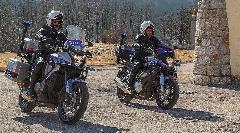 Motorradfahren mit der Polizei ganz im Sinne der Sicherheit: Fahrsicherheitstraining des Polizeisportvereins Tirol -2