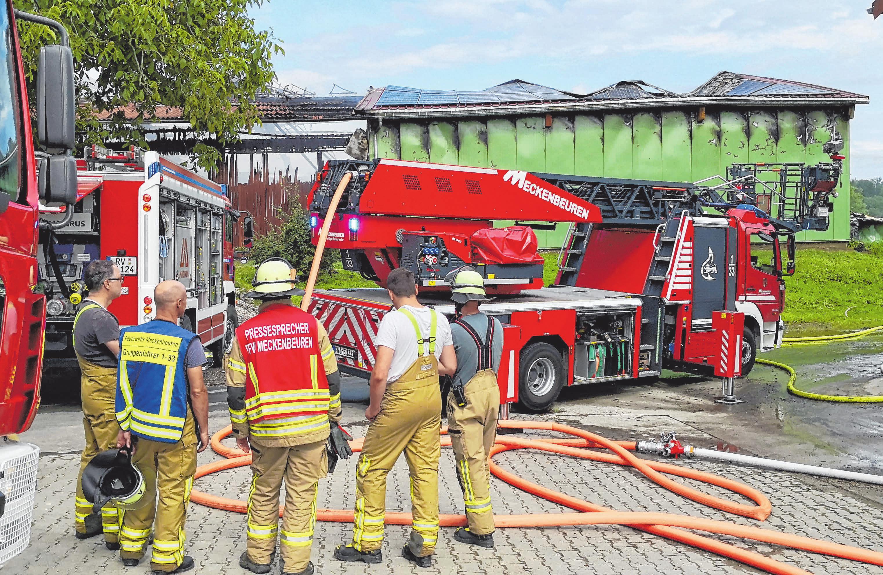 Eröffnung des neuen Feuerwehrhauses Meckenbeuren & Feier - Schwäbischer  Verlag