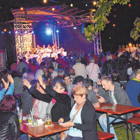 Ostrach Viel Blasmusik beim Burgweiler Burgfest/Programm