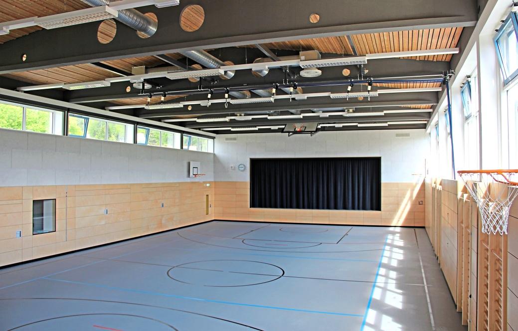 Umweltschule vergibt Bestnoten für sanierte Turnhalle mit Gründach-2