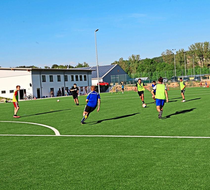 Neues Trainingscenter des FC Eging in der Wilhelm-Busch-Straße präsentiert sich der Öffentlichkeit  -8