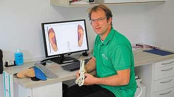 „Wir sorgen dafür, dass Sie gerne gehen“, so Orthopädieschuhtechniker Stefan Müller in Schrobenhausen-6