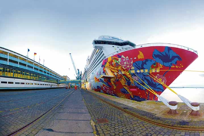 Beim Cruise Spotting in Bremerhaven kommen Schiffsfreunde auf ihre Kosten-3
