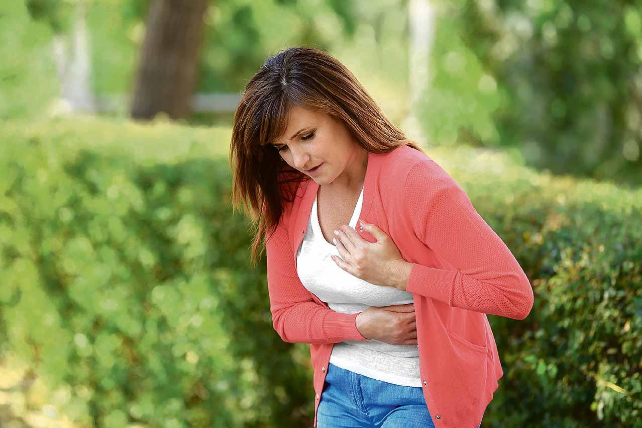 Herzinfarkt bei Frauen: Bauchschmerzen können ein Warnzeichen sein-2