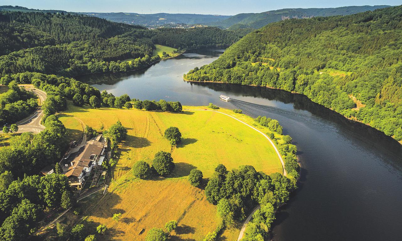 Die faszinierende Mittelgebirgslandschaft bietet im Herbst unvergessliche Touren und Klettererlebnisse-2