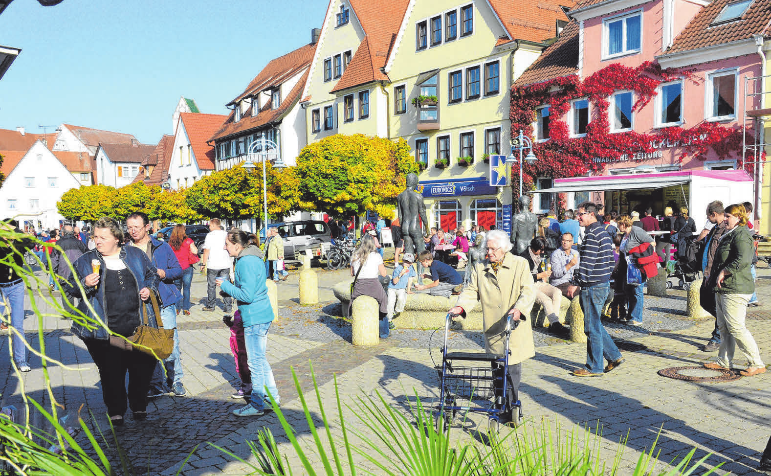 Werbegemeinschaft Bad Buchau: Verkaufsoffener Sonntag mit Kunst & Handwerkermarkt