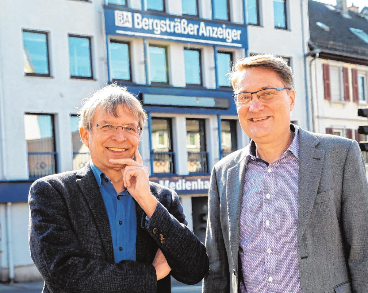 Michael Roth (l.), Geschäftsführer und Chefredakteur des Bergsträßer Anzeigers, und Andreas Wohlfart, Leiter Mediaverkauf Südhessen. BILD: THOMAS NEU