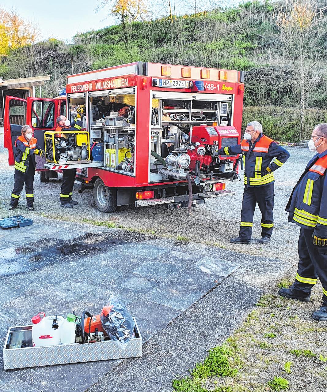 Gut gerüstet: Mit Übungen hält sich die Freiwillige Feuerwehr Wilmshausen für den Ernstfall bereit. BILD: FREIWILLIGE FEUERWEHR WILMSHAUSEN