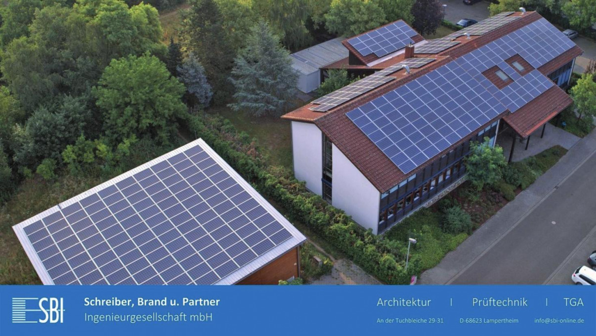 Das Firmengebäude um eine Photovoltaikanlage erweitern – das ist eine von vielen Möglichkeiten, wie SBI andere Unternehmen unterstützen kann.