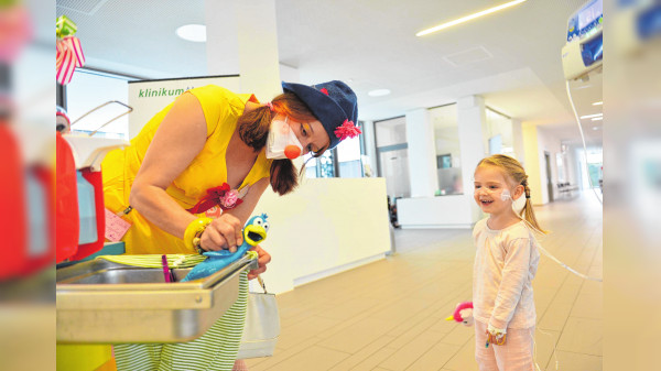 Dr. Schnuggelisch im Klinikum Worms: Humor hilft heilen