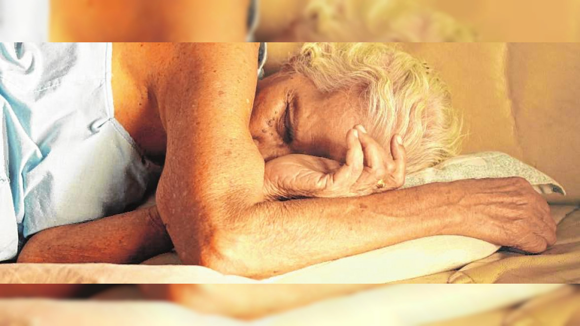 Schlafprobleme sind eine große Belastung für pflegende Angehörige. Darum sollten sie sich unbedingt Hilfe holen. BILD: pixabay.com