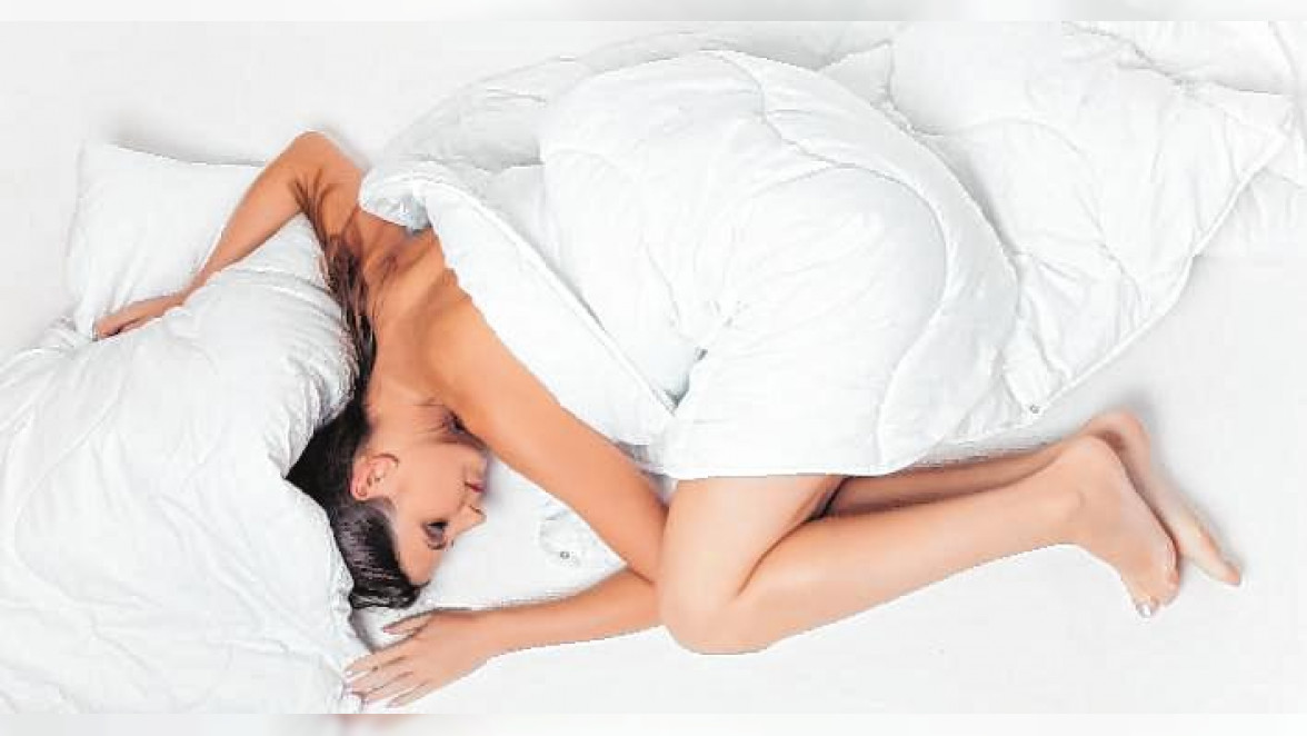 Für warme Nächte geeignet: Im Sommer verhelfen spezielle Decken zum optimalen Schlaf. BILD: PIXABAY.COM/DIETER ROBBINS