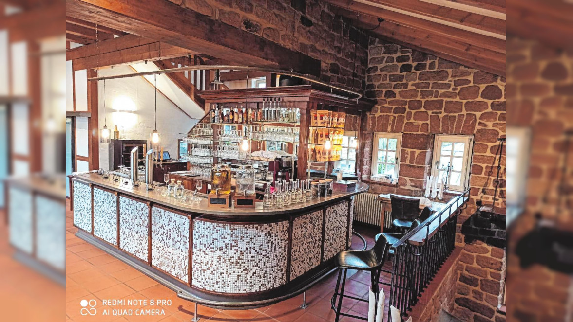 Im stilvollen Ambiente können die Gäste des Gourmet Restaurants Kipperhof die gehobene Küche zusammen mit den ausgezeichneten Weinen genießen. Bild: Kipperhof/Weingut Gratz