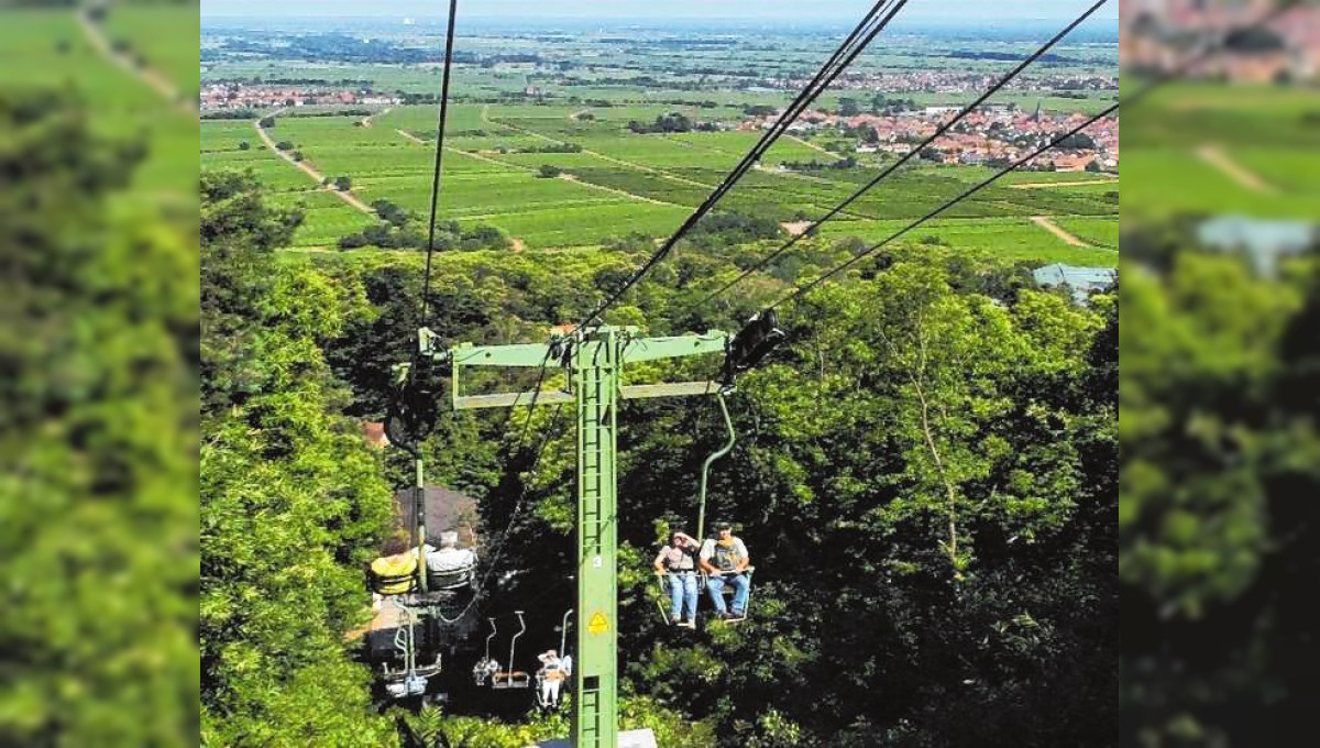 Ausflug im Herbst mit der Rietburgbahn in Edenkoben und Einkehr in die Höhengaststätte Rietburg 