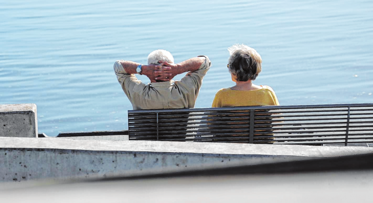 Entspannter Alltag: Viele Beschäftigte haben Möglichkeiten, vorzeitig in den Ruhestand zu gehen. BILD: DPA/CHRISTIAN CHARISIUS