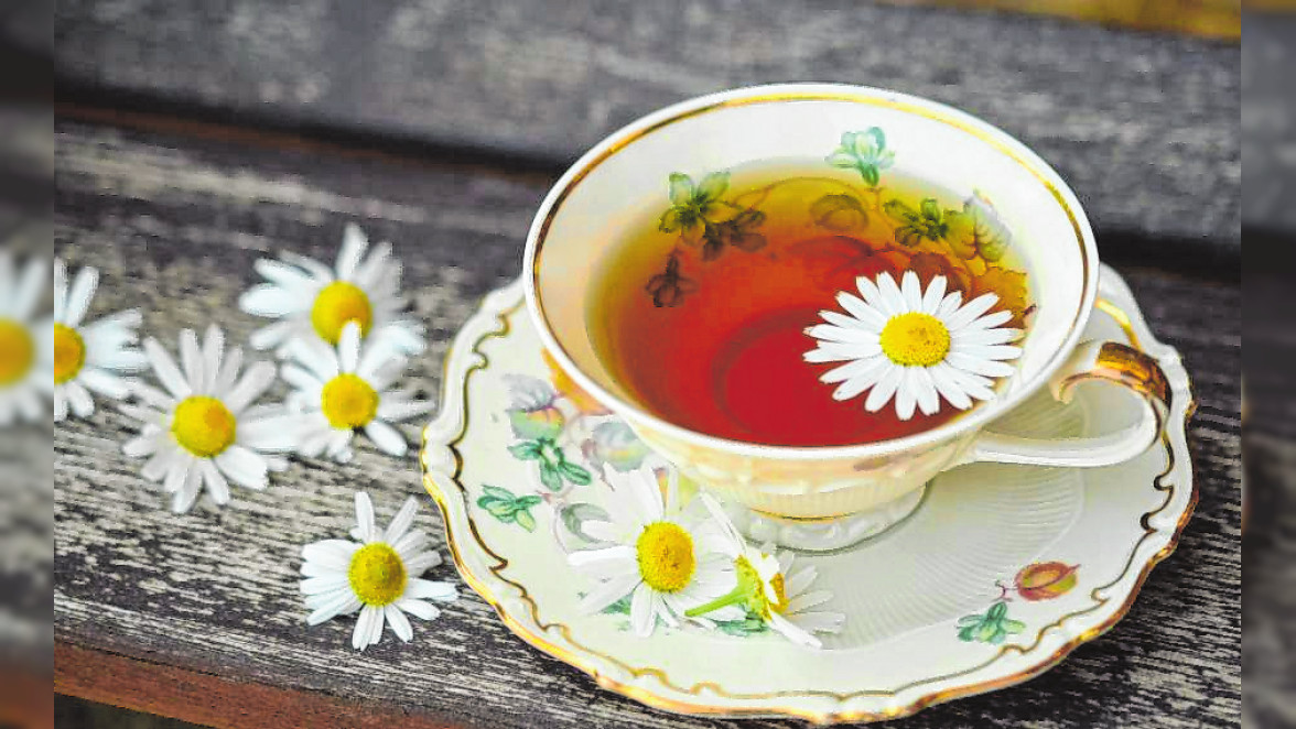 Tee ist nicht nur wärmend und wohltuend - die verwendeten Teebeutel von Grün- oder Schwarztee können auch der Haut helfen. BILD: PIXABAY.COM/CONGERDESIGN
