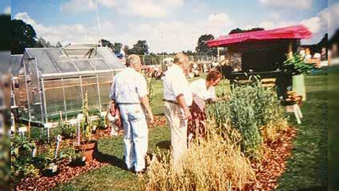 Die „Schwäbische Grüne Woche“ war 1995 ein Höhepunkt des Gartenbauvereins Waltenhofen. Fotos: Stefan Pscherer